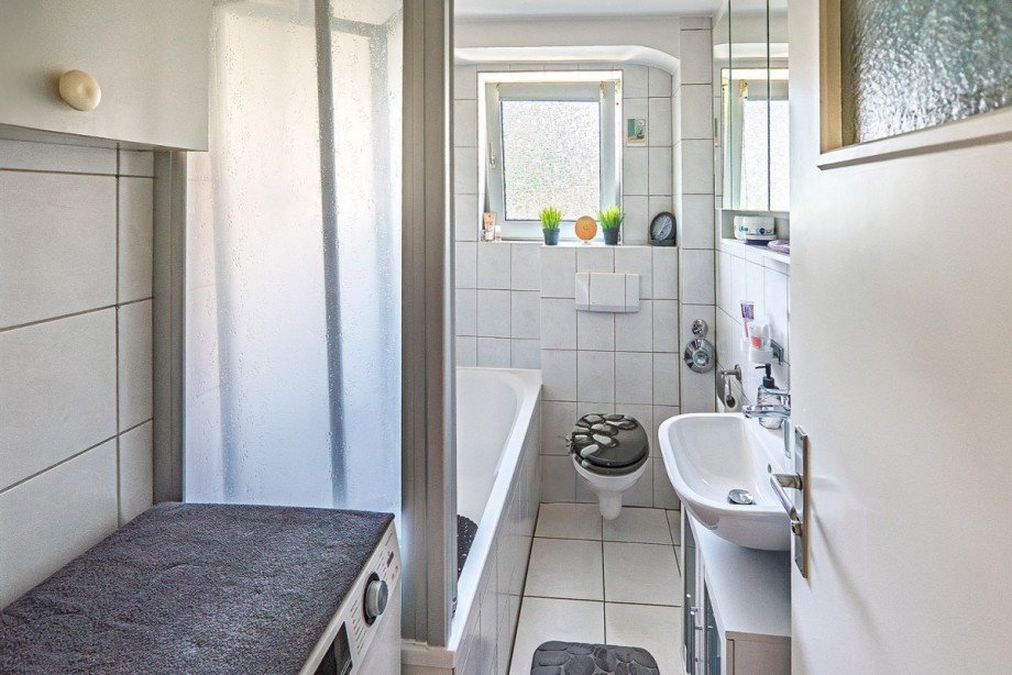Badezimmer EG Mehrfamilienhaus Gundelfingen