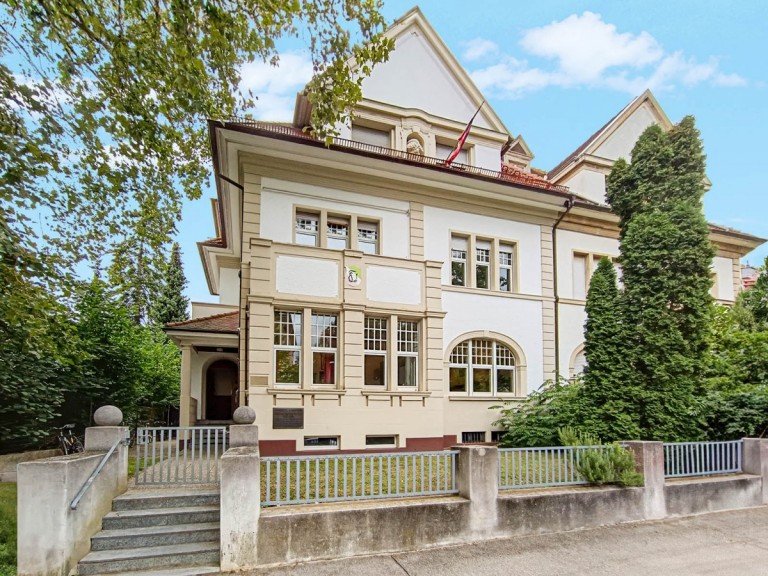 Au�enansicht Freiburg im Breisgau Wohnung Studenten aufgepasst - m�blierte und ger�umige Zimmer in Studentenverbindung