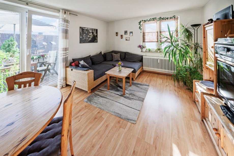 Wohnzimmer 1. OG Mehrfamilienhaus Gundelfingen