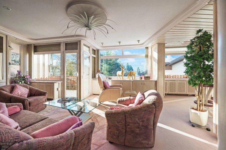 Wohnbereich mit angrenzendem Balkon Schluchsee Wohnung VERKAUFT Einmalige Ferienwohnung mit traumhaftem Blick