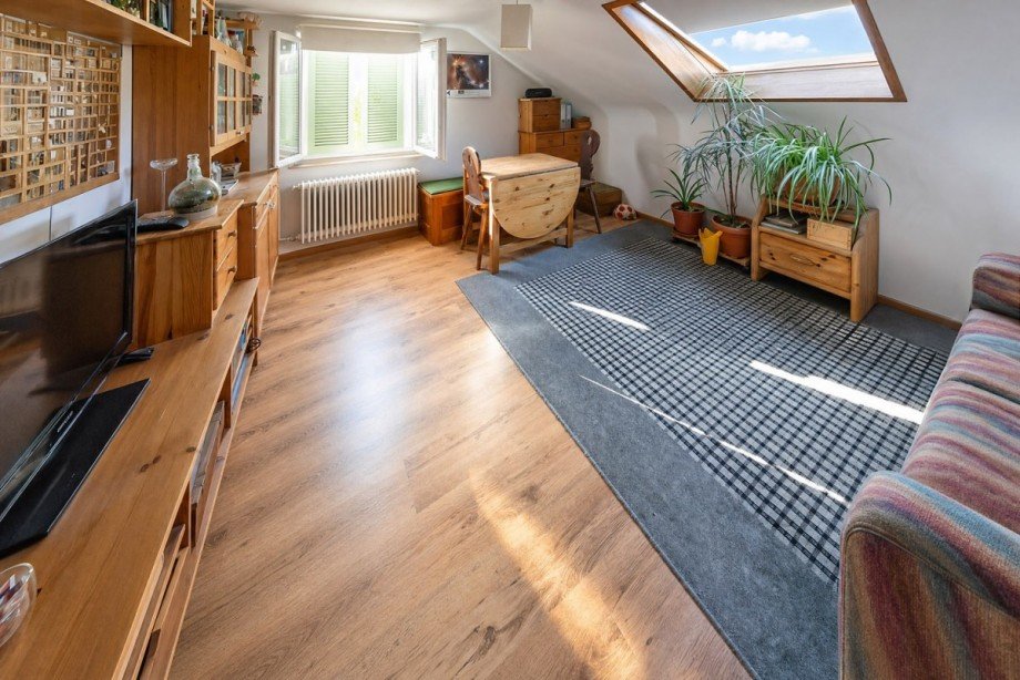 Wohnzimmer DG Mehrfamilienhaus Gundelfingen